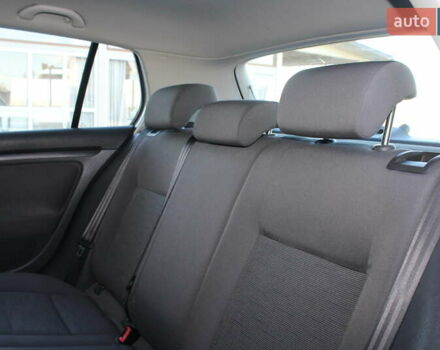 Серый Фольксваген Гольф, объемом двигателя 1.6 л и пробегом 195 тыс. км за 5990 $, фото 54 на Automoto.ua