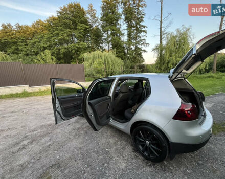 Сірий Фольксваген Гольф, об'ємом двигуна 1.6 л та пробігом 345 тис. км за 5950 $, фото 3 на Automoto.ua