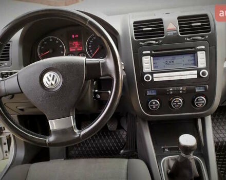 Сірий Фольксваген Гольф, об'ємом двигуна 1.6 л та пробігом 200 тис. км за 6950 $, фото 131 на Automoto.ua