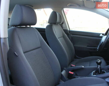 Серый Фольксваген Гольф, объемом двигателя 1.6 л и пробегом 195 тыс. км за 5990 $, фото 72 на Automoto.ua