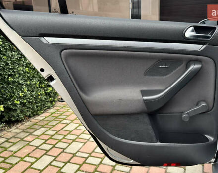 Серый Фольксваген Гольф, объемом двигателя 1.6 л и пробегом 178 тыс. км за 6556 $, фото 38 на Automoto.ua