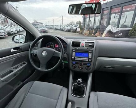 Серый Фольксваген Гольф, объемом двигателя 1.4 л и пробегом 233 тыс. км за 6750 $, фото 16 на Automoto.ua