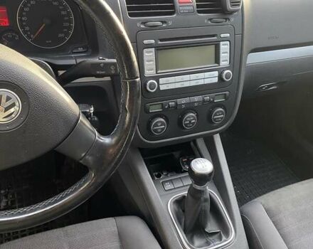 Серый Фольксваген Гольф, объемом двигателя 1.6 л и пробегом 245 тыс. км за 6200 $, фото 2 на Automoto.ua