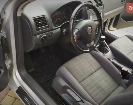 Сірий Фольксваген Гольф, об'ємом двигуна 1.6 л та пробігом 200 тис. км за 6950 $, фото 119 на Automoto.ua