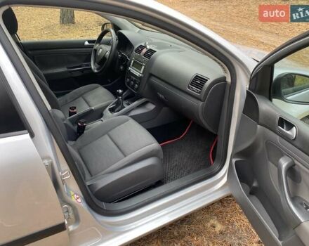 Серый Фольксваген Гольф, объемом двигателя 1.6 л и пробегом 235 тыс. км за 6500 $, фото 6 на Automoto.ua