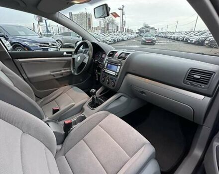 Серый Фольксваген Гольф, объемом двигателя 1.4 л и пробегом 233 тыс. км за 6750 $, фото 19 на Automoto.ua