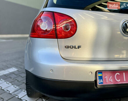 Сірий Фольксваген Гольф, об'ємом двигуна 1.4 л та пробігом 185 тис. км за 6450 $, фото 51 на Automoto.ua
