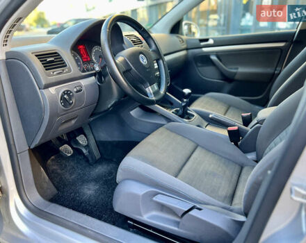 Сірий Фольксваген Гольф, об'ємом двигуна 1.4 л та пробігом 185 тис. км за 6450 $, фото 71 на Automoto.ua