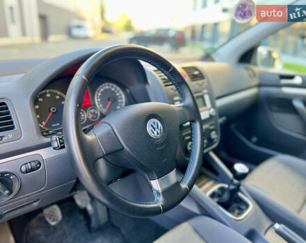 Сірий Фольксваген Гольф, об'ємом двигуна 1.4 л та пробігом 185 тис. км за 6450 $, фото 76 на Automoto.ua