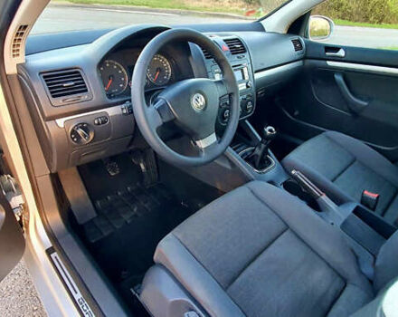 Сірий Фольксваген Гольф, об'ємом двигуна 1.6 л та пробігом 188 тис. км за 5350 $, фото 1 на Automoto.ua