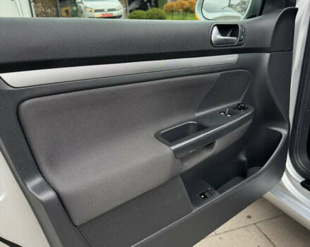 Сірий Фольксваген Гольф, об'ємом двигуна 1.6 л та пробігом 209 тис. км за 5999 $, фото 20 на Automoto.ua