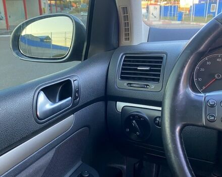 Серый Фольксваген Гольф, объемом двигателя 1.6 л и пробегом 146 тыс. км за 5100 $, фото 5 на Automoto.ua