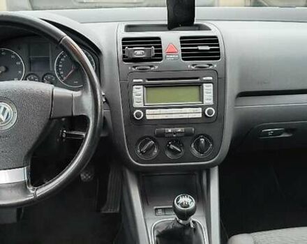 Сірий Фольксваген Гольф, об'ємом двигуна 1.39 л та пробігом 252 тис. км за 6000 $, фото 13 на Automoto.ua