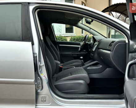 Серый Фольксваген Гольф, объемом двигателя 1.6 л и пробегом 178 тыс. км за 6556 $, фото 31 на Automoto.ua