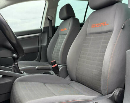 Серый Фольксваген Гольф, объемом двигателя 1.6 л и пробегом 212 тыс. км за 6450 $, фото 26 на Automoto.ua