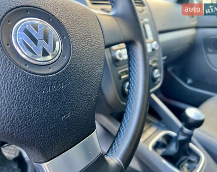 Сірий Фольксваген Гольф, об'ємом двигуна 1.4 л та пробігом 185 тис. км за 6450 $, фото 75 на Automoto.ua