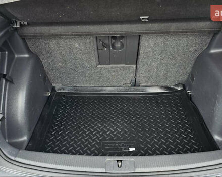 Серый Фольксваген Гольф, объемом двигателя 1.39 л и пробегом 270 тыс. км за 6000 $, фото 15 на Automoto.ua