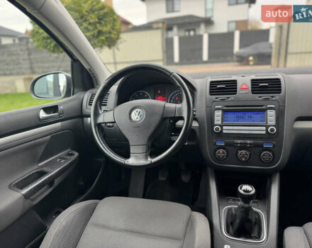 Сірий Фольксваген Гольф, об'ємом двигуна 1.6 л та пробігом 229 тис. км за 4750 $, фото 16 на Automoto.ua