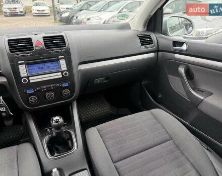 Сірий Фольксваген Гольф, об'ємом двигуна 1.6 л та пробігом 205 тис. км за 7100 $, фото 13 на Automoto.ua