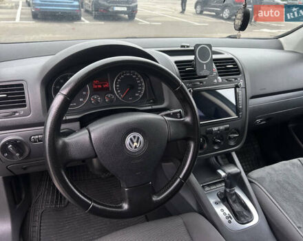 Серый Фольксваген Гольф, объемом двигателя 1.6 л и пробегом 220 тыс. км за 5800 $, фото 11 на Automoto.ua