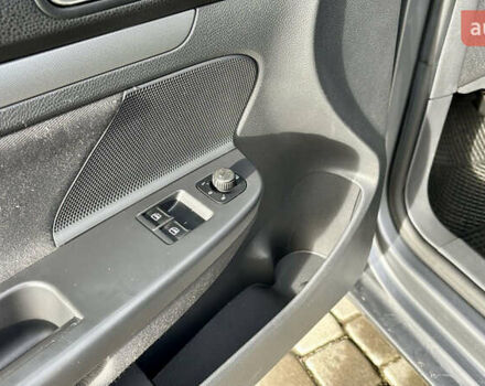 Серый Фольксваген Гольф, объемом двигателя 1.6 л и пробегом 182 тыс. км за 5999 $, фото 6 на Automoto.ua