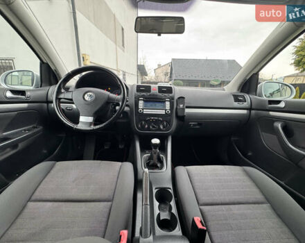 Сірий Фольксваген Гольф, об'ємом двигуна 1.6 л та пробігом 209 тис. км за 5999 $, фото 16 на Automoto.ua