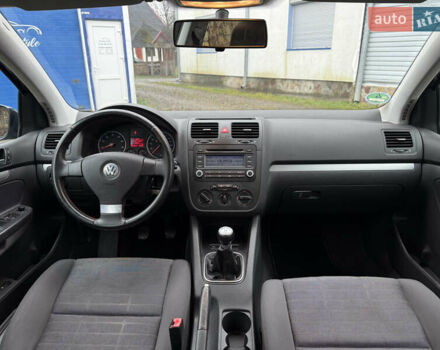 Серый Фольксваген Гольф, объемом двигателя 1.4 л и пробегом 236 тыс. км за 5500 $, фото 7 на Automoto.ua