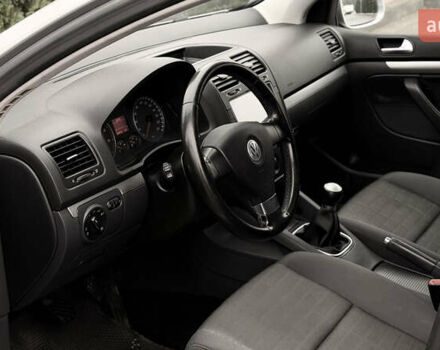 Серый Фольксваген Гольф, объемом двигателя 1.4 л и пробегом 239 тыс. км за 5150 $, фото 23 на Automoto.ua