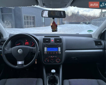 Серый Фольксваген Гольф, объемом двигателя 1.4 л и пробегом 209 тыс. км за 5650 $, фото 30 на Automoto.ua