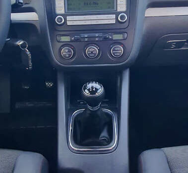 Сірий Фольксваген Гольф, об'ємом двигуна 1.6 л та пробігом 188 тис. км за 5350 $, фото 9 на Automoto.ua