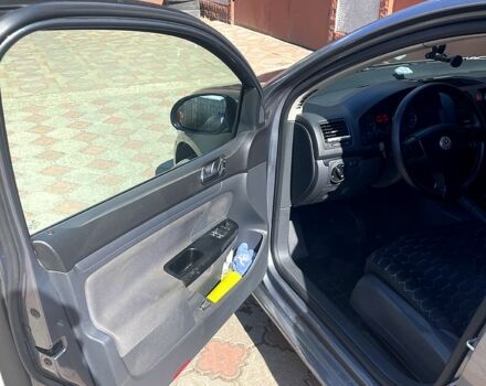 Серый Фольксваген Гольф, объемом двигателя 2 л и пробегом 300 тыс. км за 6100 $, фото 3 на Automoto.ua