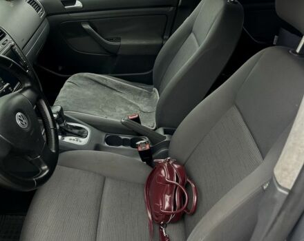 Серый Фольксваген Гольф, объемом двигателя 1.6 л и пробегом 220 тыс. км за 5800 $, фото 10 на Automoto.ua