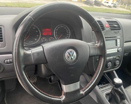 Серый Фольксваген Гольф, объемом двигателя 1.6 л и пробегом 240 тыс. км за 5999 $, фото 4 на Automoto.ua