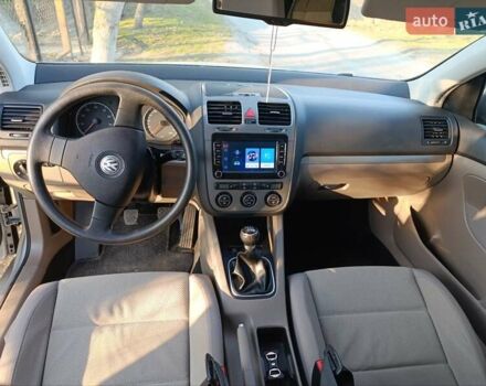 Сірий Фольксваген Гольф, об'ємом двигуна 1.4 л та пробігом 230 тис. км за 5700 $, фото 7 на Automoto.ua