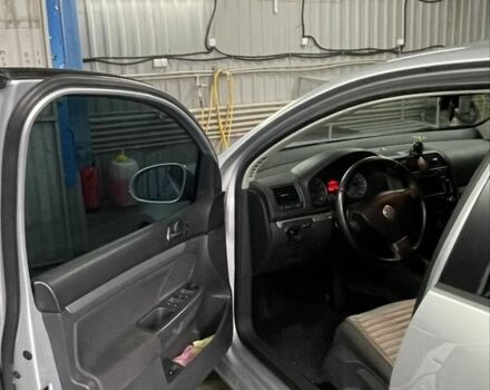 Серый Фольксваген Гольф, объемом двигателя 1.6 л и пробегом 274 тыс. км за 6250 $, фото 7 на Automoto.ua