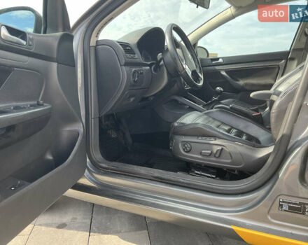 Сірий Фольксваген Гольф, об'ємом двигуна 1.97 л та пробігом 430 тис. км за 7200 $, фото 12 на Automoto.ua