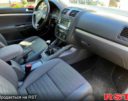 Сірий Фольксваген Гольф, об'ємом двигуна 1.6 л та пробігом 179 тис. км за 5300 $, фото 7 на Automoto.ua