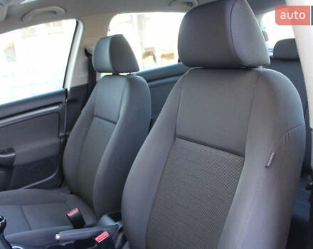 Серый Фольксваген Гольф, объемом двигателя 1.6 л и пробегом 195 тыс. км за 5990 $, фото 50 на Automoto.ua