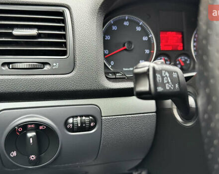 Серый Фольксваген Гольф, объемом двигателя 1.6 л и пробегом 178 тыс. км за 6556 $, фото 54 на Automoto.ua