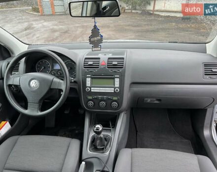 Сірий Фольксваген Гольф, об'ємом двигуна 1.4 л та пробігом 195 тис. км за 5050 $, фото 11 на Automoto.ua
