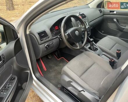 Серый Фольксваген Гольф, объемом двигателя 1.6 л и пробегом 235 тыс. км за 6500 $, фото 4 на Automoto.ua