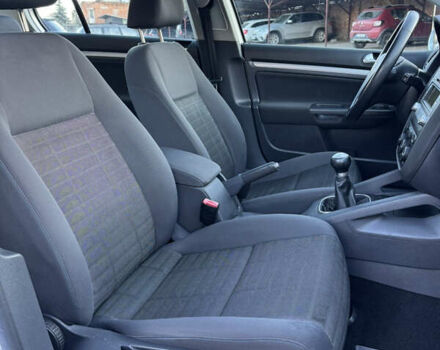 Серый Фольксваген Гольф, объемом двигателя 1.6 л и пробегом 240 тыс. км за 5850 $, фото 22 на Automoto.ua