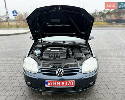 Серый Фольксваген Гольф, объемом двигателя 1.6 л и пробегом 227 тыс. км за 6300 $, фото 28 на Automoto.ua