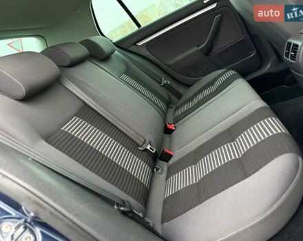 Серый Фольксваген Гольф, объемом двигателя 1.6 л и пробегом 227 тыс. км за 6300 $, фото 76 на Automoto.ua