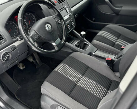 Серый Фольксваген Гольф, объемом двигателя 1.6 л и пробегом 247 тыс. км за 5550 $, фото 11 на Automoto.ua