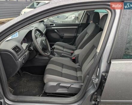 Серый Фольксваген Гольф, объемом двигателя 1.6 л и пробегом 177 тыс. км за 6650 $, фото 27 на Automoto.ua