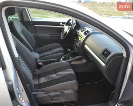 Сірий Фольксваген Гольф, об'ємом двигуна 1.6 л та пробігом 162 тис. км за 7200 $, фото 28 на Automoto.ua