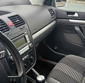 Серый Фольксваген Гольф, объемом двигателя 1.6 л и пробегом 204 тыс. км за 5750 $, фото 8 на Automoto.ua