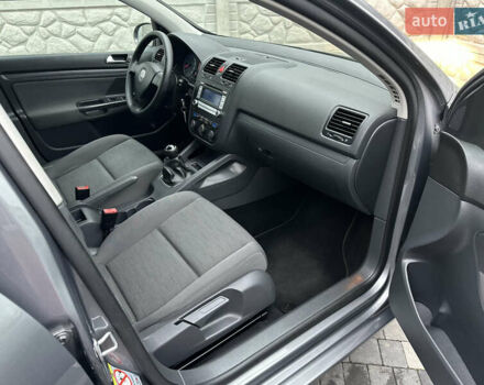 Сірий Фольксваген Гольф, об'ємом двигуна 1.6 л та пробігом 167 тис. км за 6550 $, фото 16 на Automoto.ua