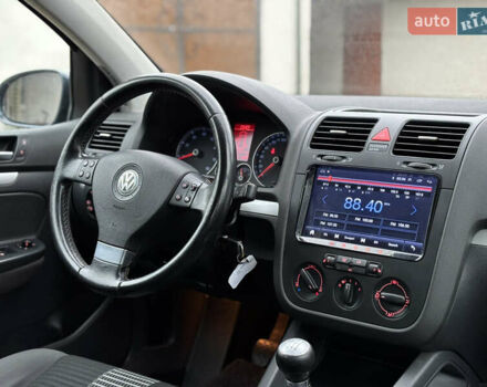 Сірий Фольксваген Гольф, об'ємом двигуна 1.4 л та пробігом 244 тис. км за 5999 $, фото 18 на Automoto.ua